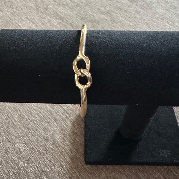 H&M GOLD LOVE KNOT BRACELET - Picture 2 of 3